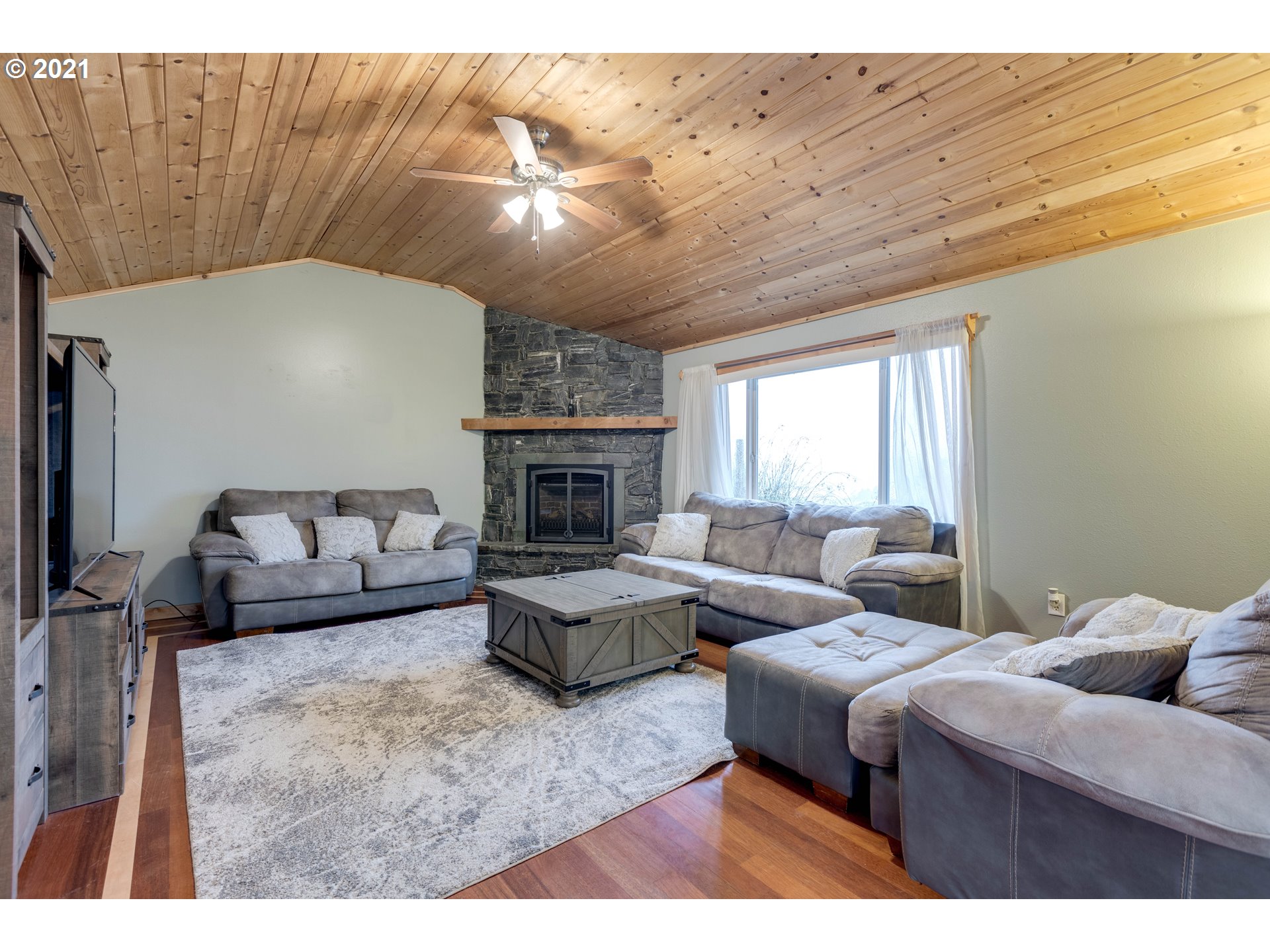 89786 Seales Road Warrenton, OR 97146 - Photo 3 of 32 Gallery Image 3