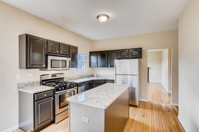 1373 Lily Cache Lane Bolingbrook, IL 60490 - Photo 3 of 16