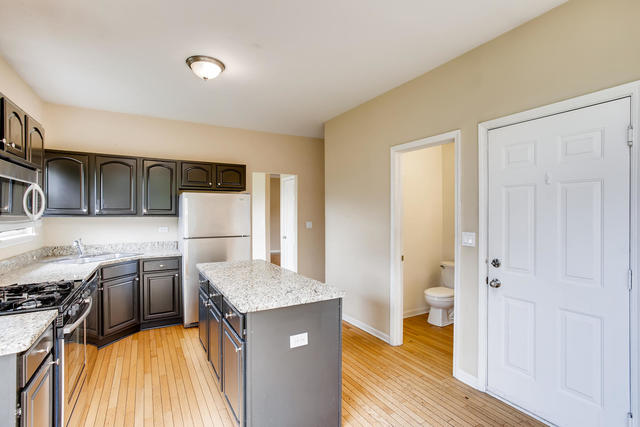 1373 Lily Cache Lane Bolingbrook, IL 60490 - Photo 4 of 16