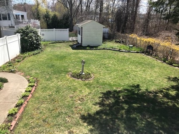 18 Appleton Road Wakefield, MA 01880 - Photo 4 of 26 Gallery Image 4