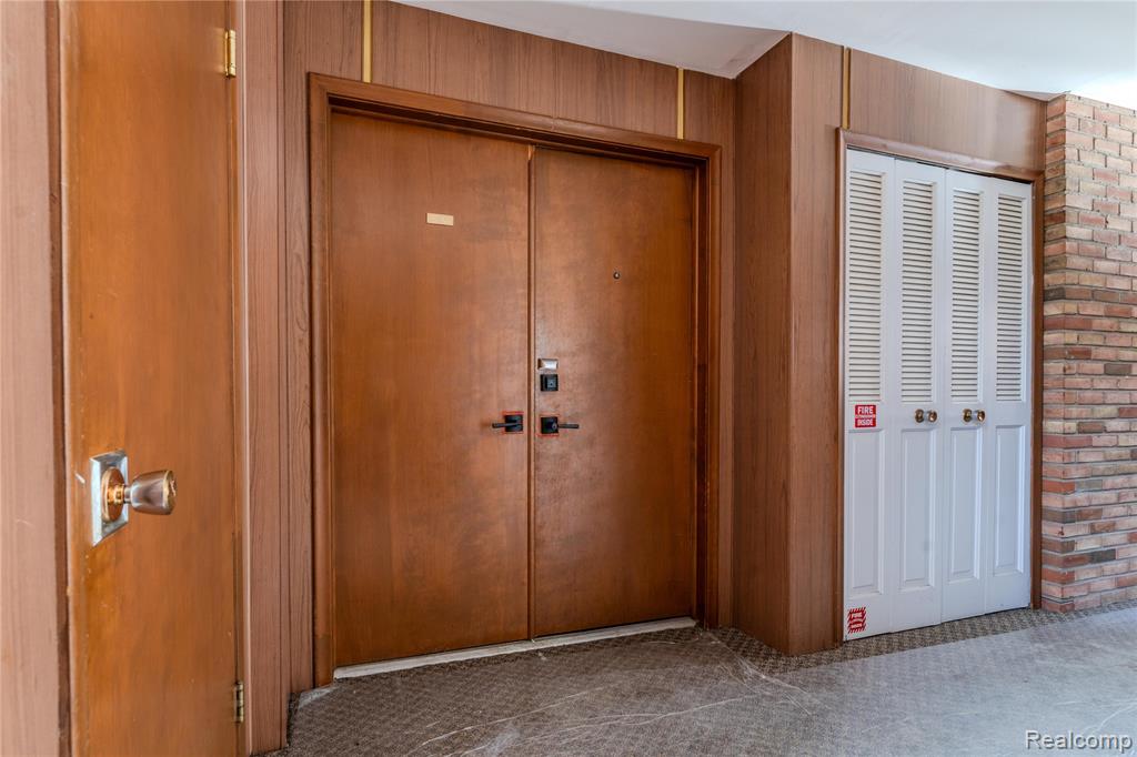 4045 West Maple Road, Unit C101 Bloomfield Hills, MI 48301 - Photo 22 of 27