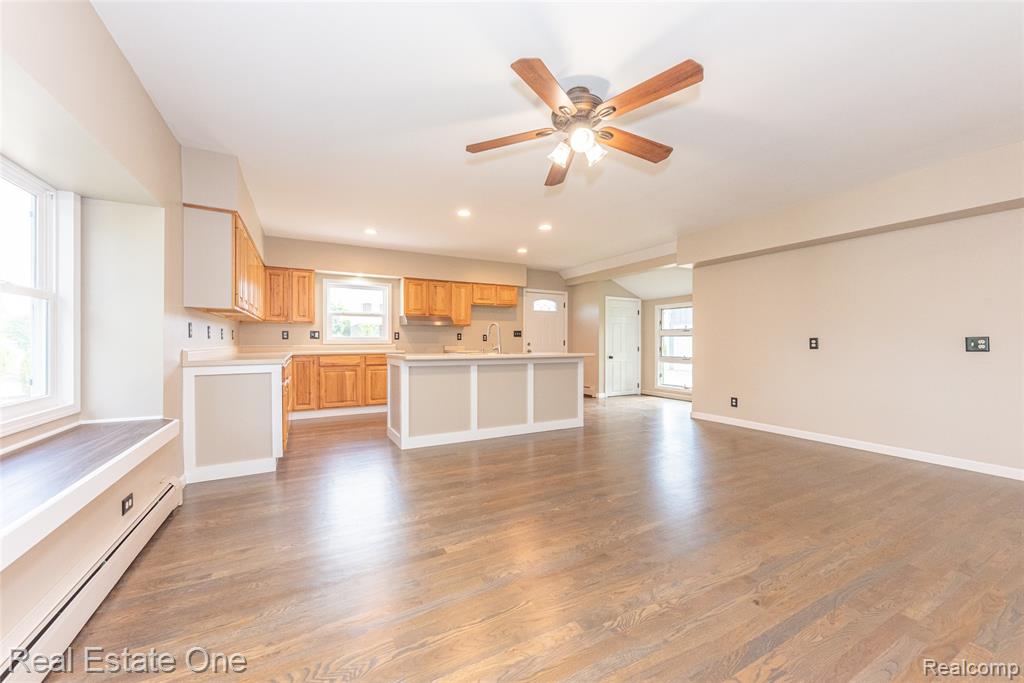 912 North Wixom Road Wixom, MI 48393 - Photo 10 of 49