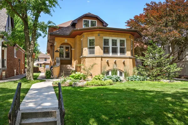 $1,250,000 | 1127 North Elmwood Avenue, Oak Park, IL 60302