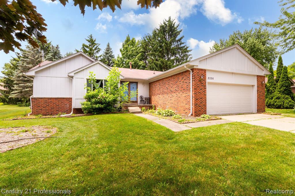 2226 Warrington Road Rochester Hills, MI 48307 - Photo 2 of 39