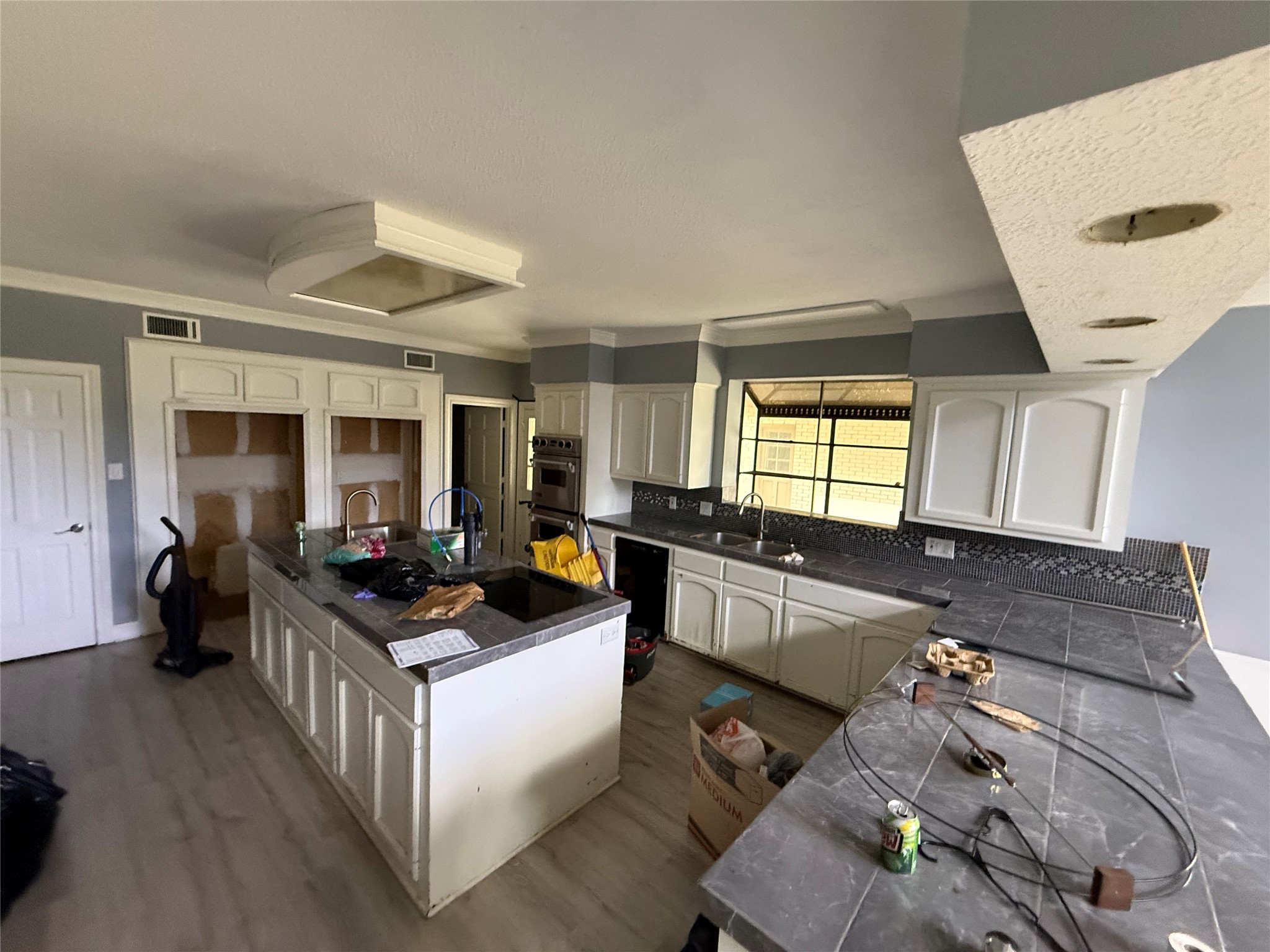 8007 Northbridge Circle Spring, TX 77379 - Photo 8 of 43 kitchen with double ovens and two sinks