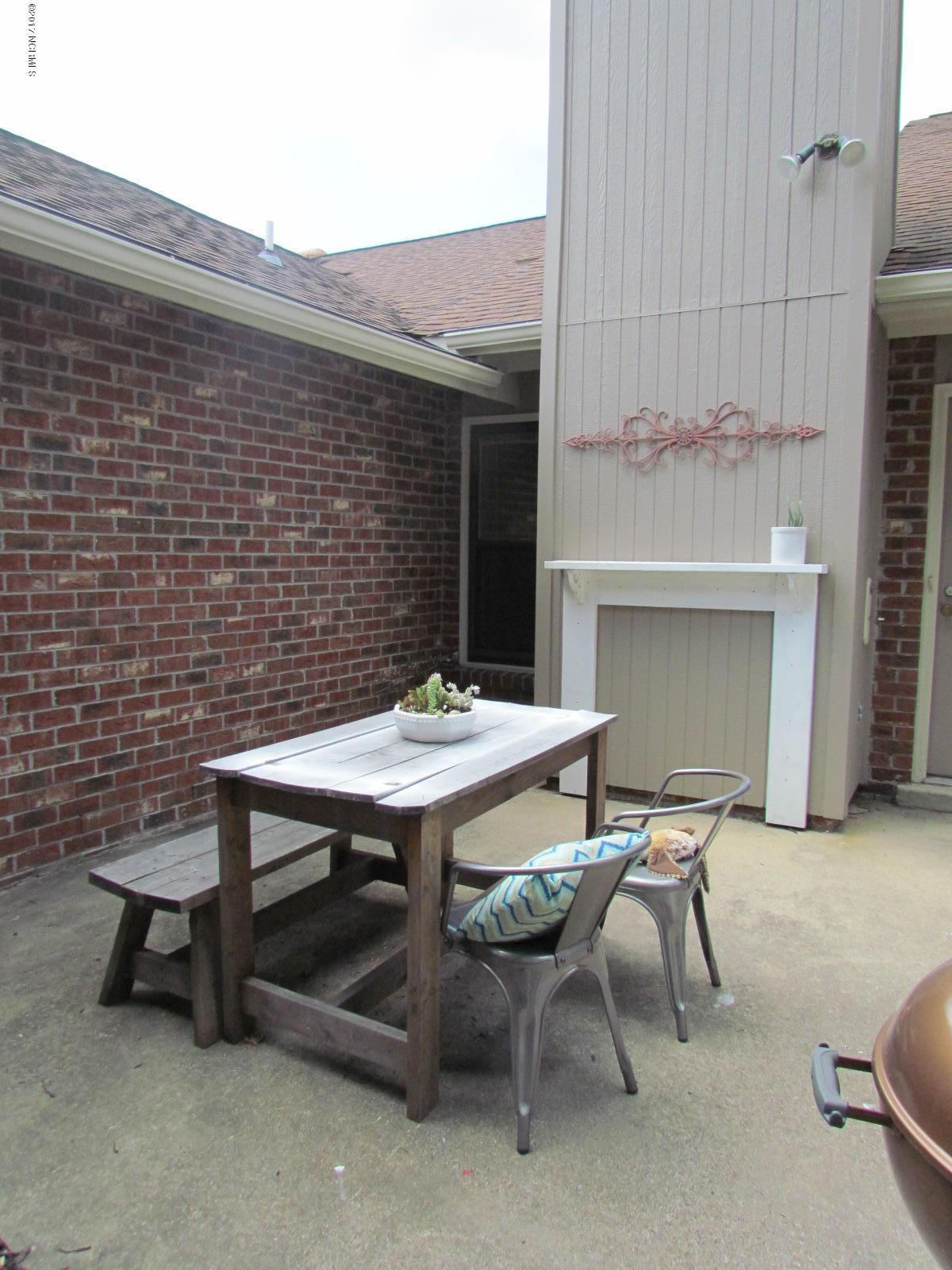 2081 Quail Ridge Road, Unit E Greenville, NC 27858 - Photo 34 of 41 2017-07-14 01.35.47