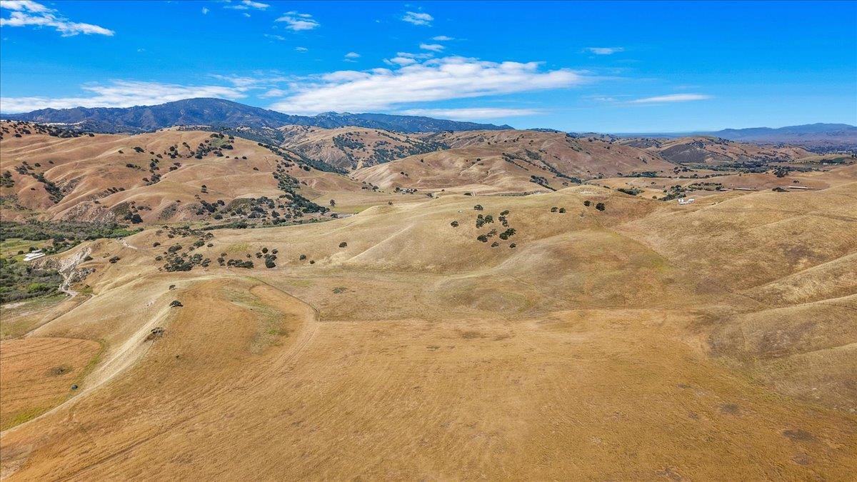 2727 Thomas Road Hollister, CA 95023 - Photo 80 of 83 a view of mountains and mountain