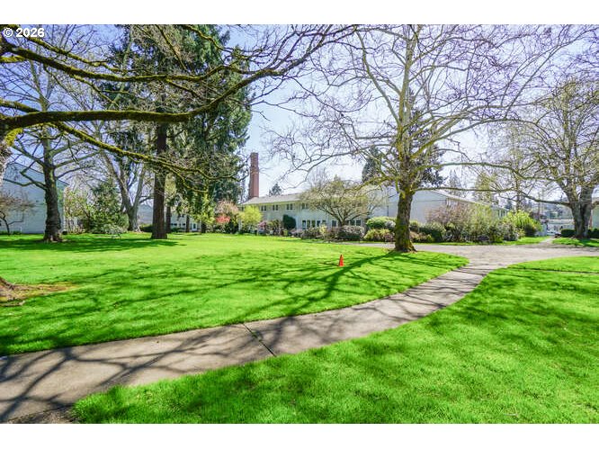 6810 Northeast Hancock Street Portland, OR 97213 - Photo 34 of 40