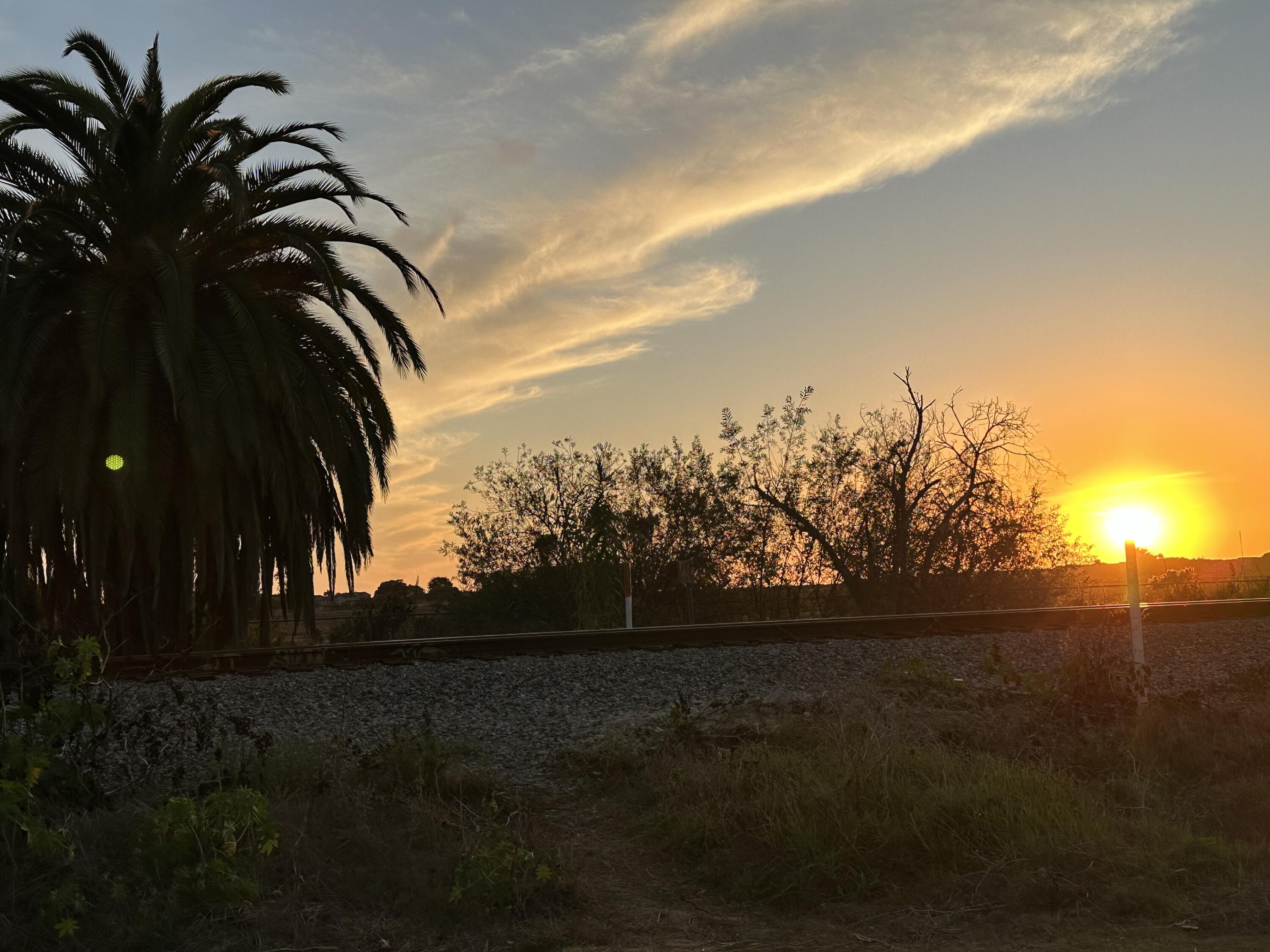910 Pear Street Carpinteria, CA 93013 - Photo 5 of 6 Evening view