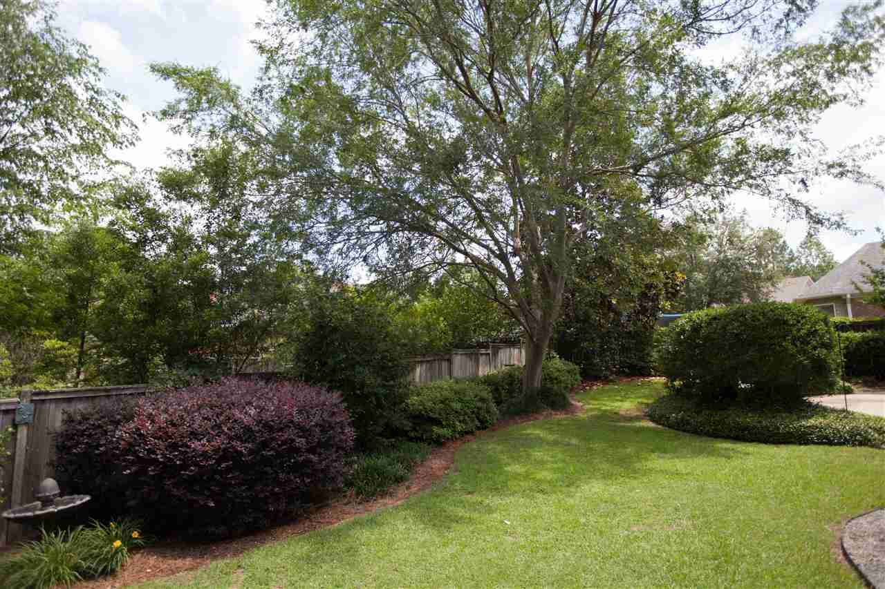 309 Hunters Crest Ridgeland, MS 39157 - Photo 48 of 50 Gorgeous professional landscaping