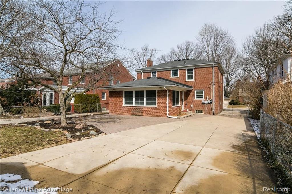 1911 Littlestone Road Grosse Pointe Woods, MI 48236 - Photo 31 of 33
