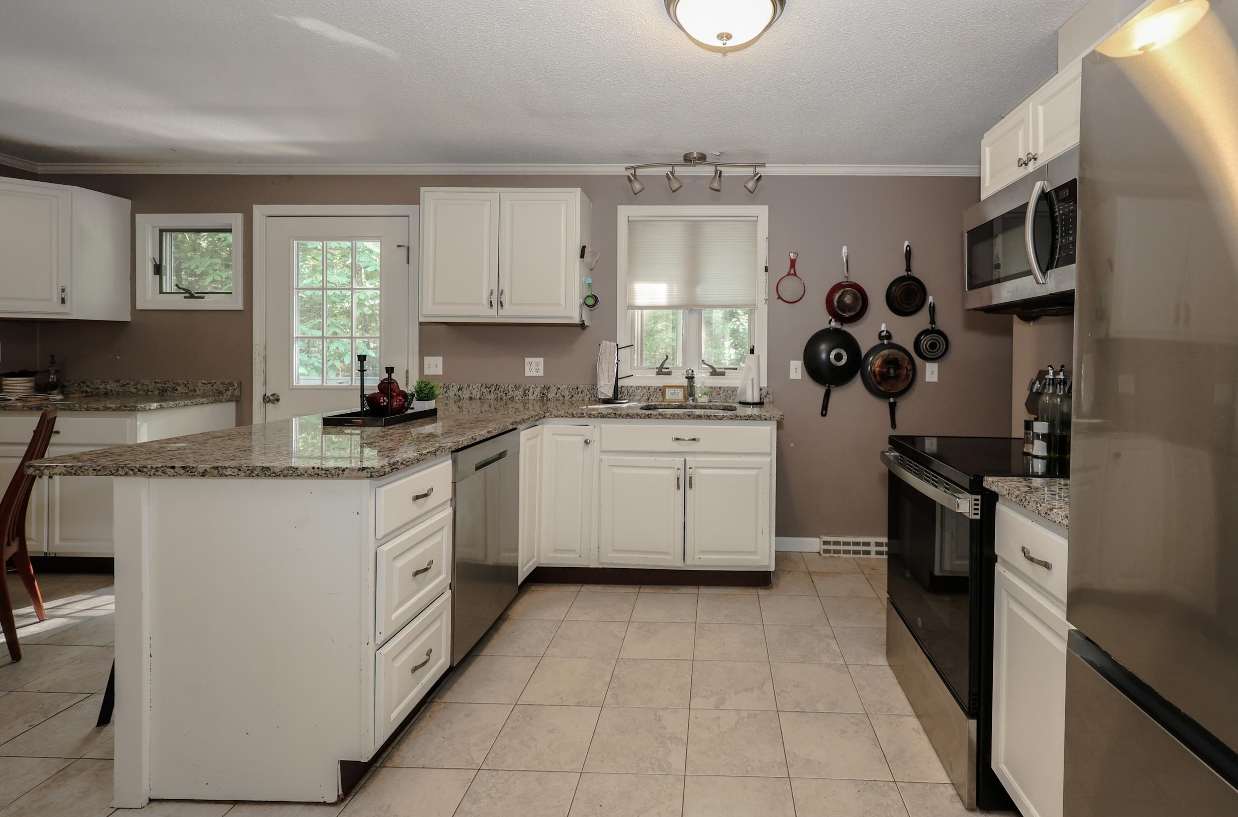 105 Kilrea Road Derry, NH 03038 - Photo 11 of 28