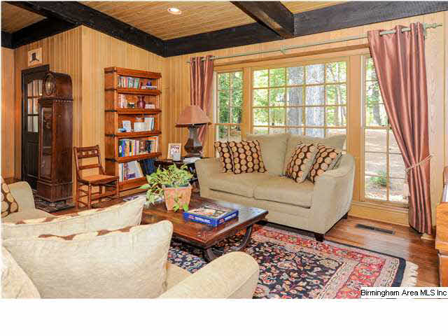 3577 River Bend Road Birmingham, AL 35243 - Photo 4 of 32