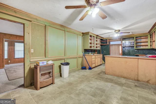 a view of a storage & utility room
