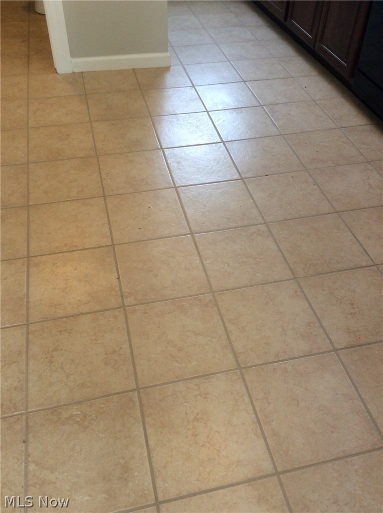 2107 Rossmoor Road Cleveland Heights, OH 44118 - Photo 10 of 20
