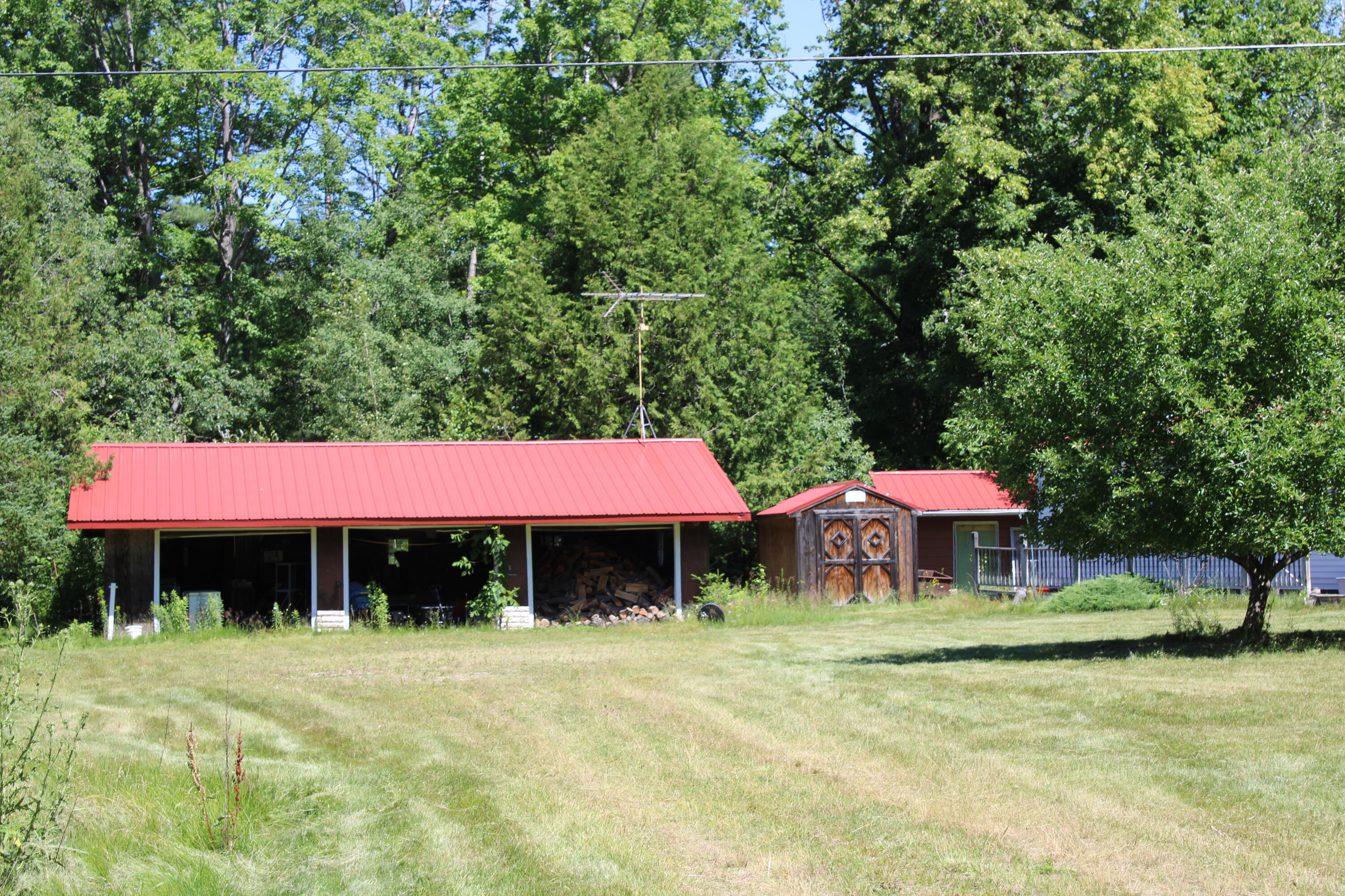 136 Ray Road Mio, MI 48647 - Photo 3 of 19 IMG_6997