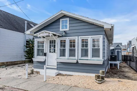 $449,900 | 715 Barnegat Avenue, Seaside Heights, NJ 08751