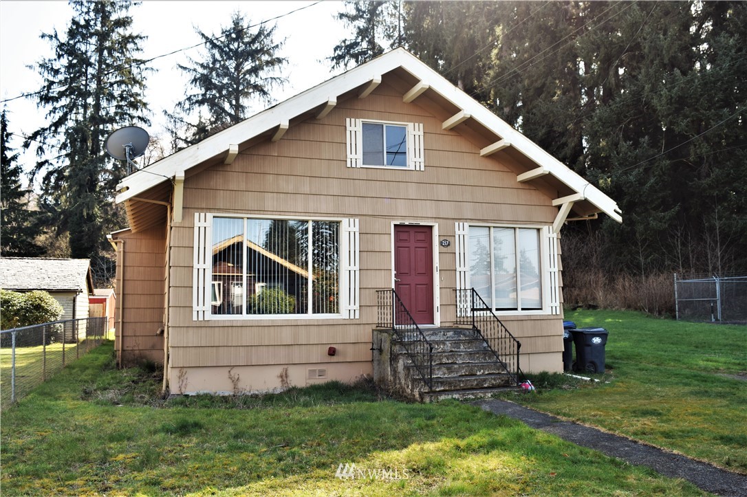 217 Myrtle Street Cosmopolis, WA 98537 - Photo 1 of 15 Gallery Image 1
