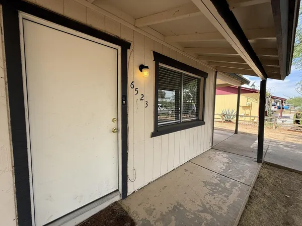 $1,695 | 6523 West Weldon Avenue, Phoenix, AZ 85033