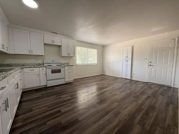 $1,695 | 6523 West Weldon Avenue, Phoenix, AZ 85033