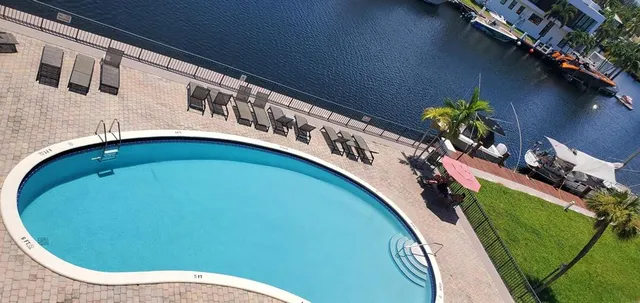 $2,100 | 301 Golden Isles Drive, Unit 507, Hallandale Beach, FL 33009