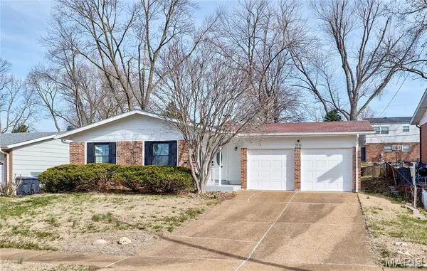 $249,000 | 2555 Guildford Drive, Florissant, MO 63033