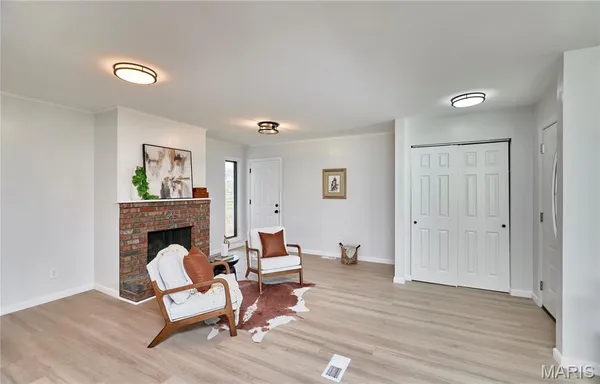 $249,000 | 2555 Guildford Drive, Florissant, MO 63033