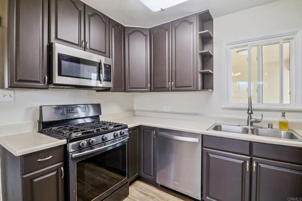 915 Crest View Road Vista, CA 92081 - Photo 13 of 32