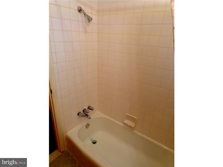 1111 West Ritner Street Philadelphia, PA 19148 - Photo 23 of 25 Bathroom