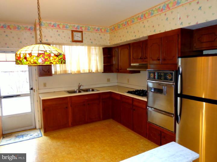 1111 West Ritner Street Philadelphia, PA 19148 - Photo 7 of 25 Kitchen