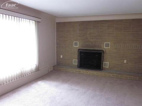 11985 Lansing Road Durand, MI 48429 - Photo 7 of 16 20192406-6.JPG