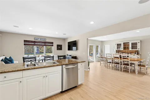 $2,500,000 | 4 Polo Grounds Lane, East Quogue, NY 11942
