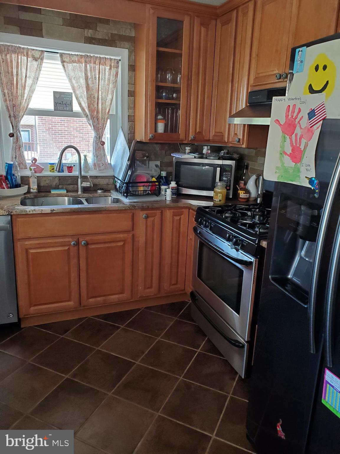 396 Edgehill Road York, PA 17403 - Photo 3 of 14