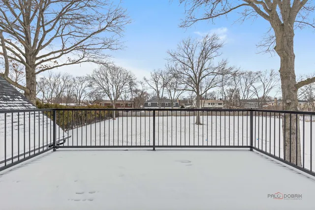 $3,399,000 | 3890 Greenacre Drive, Northbrook, IL 60062