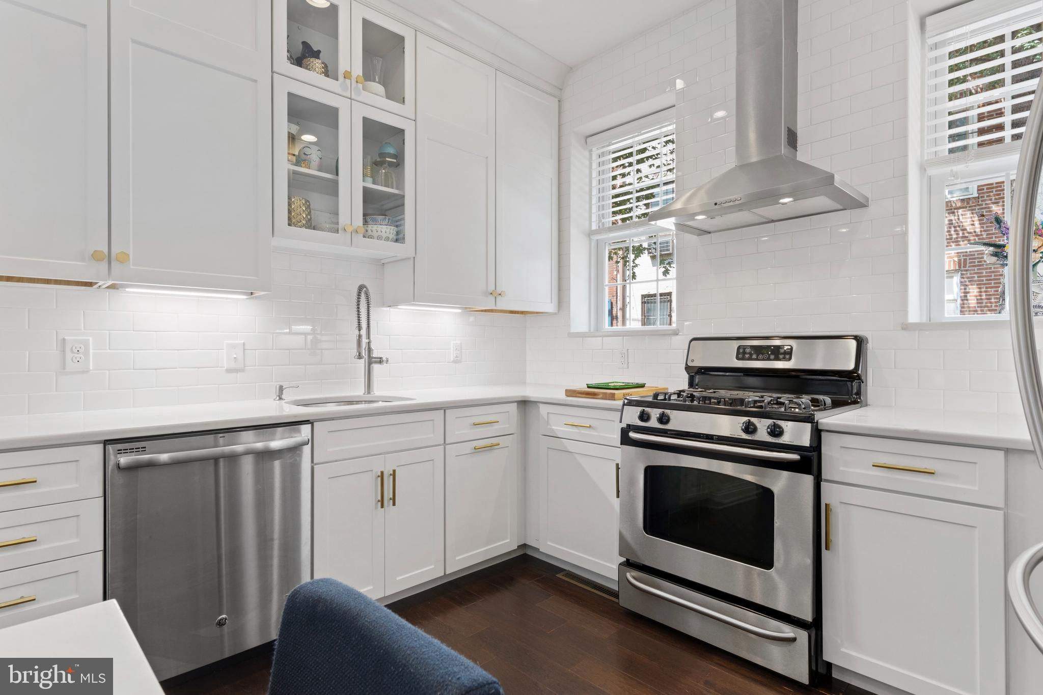 1714 Addison Street Philadelphia, PA 19146 - Photo 9 of 58 Cabinets reach all the way to ceiling