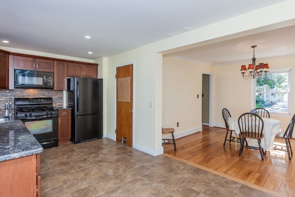 21 Rockland Street Springfield, MA 01118 - Photo 6 of 24 Gallery Image 6