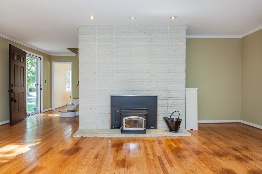 21 Rockland Street Springfield, MA 01118 - Photo 9 of 24 Gallery Image 9