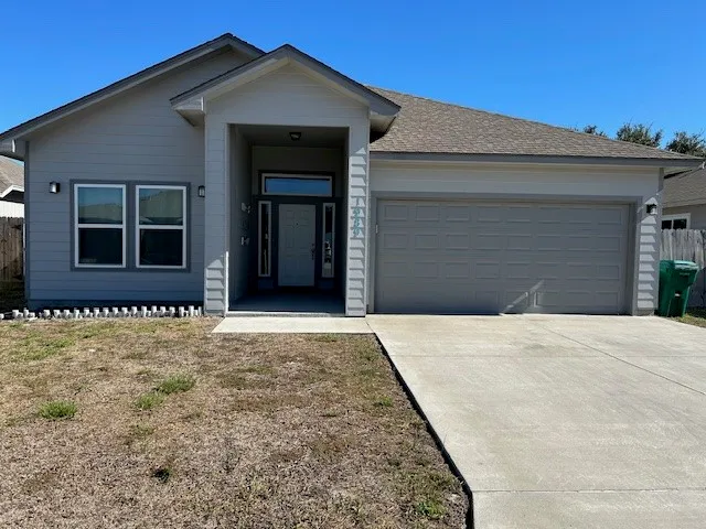 $2,500 | 1989 Admiral Lane, Aransas Pass, TX 78336