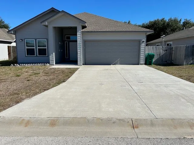 $2,500 | 1989 Admiral Lane, Aransas Pass, TX 78336