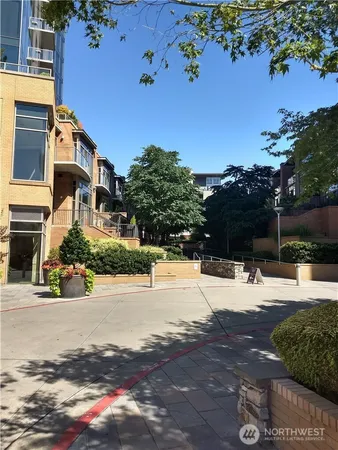 $4,900 | 10610 Northeast 9th Place, Unit 2007, Bellevue, WA 98004