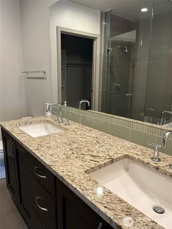 $4,900 | 10610 Northeast 9th Place, Unit 2007, Bellevue, WA 98004