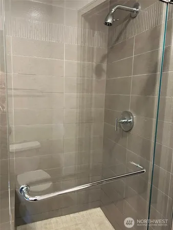 $4,900 | 10610 Northeast 9th Place, Unit 2007, Bellevue, WA 98004