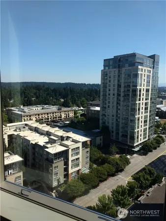 $4,900 | 10610 Northeast 9th Place, Unit 2007, Bellevue, WA 98004