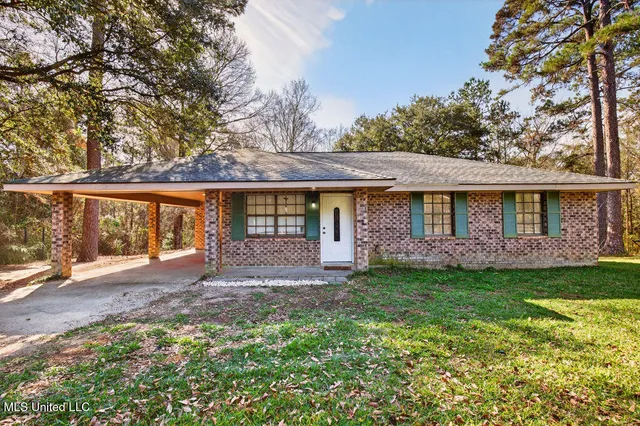 $180,000 | 43 Pine Hill Drive, Carriere, MS 39426