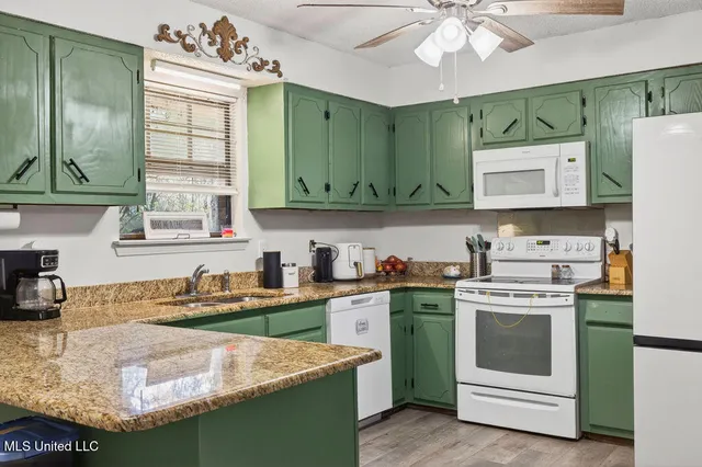 $180,000 | 43 Pine Hill Drive, Carriere, MS 39426