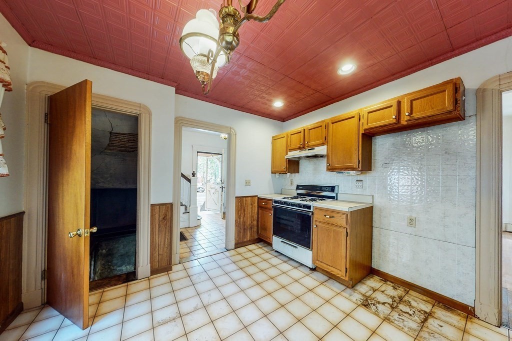 20 Holyoke Road Somerville, MA 02144 - Photo 11 of 38 Gallery Image 11