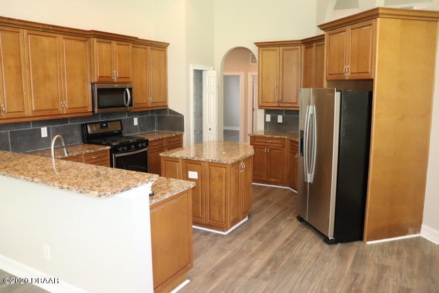 402 Ridgeway Boulevard DeLand, FL 32724 - Photo 3 of 43 1-IMG_4352
