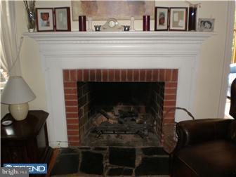404 North Providence Road Media, PA 19063 - Photo 11 of 12 Living Room