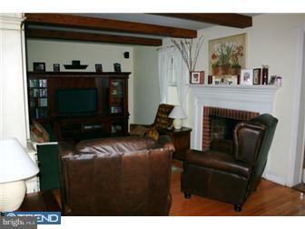 404 North Providence Road Media, PA 19063 - Photo 9 of 12 Living Room