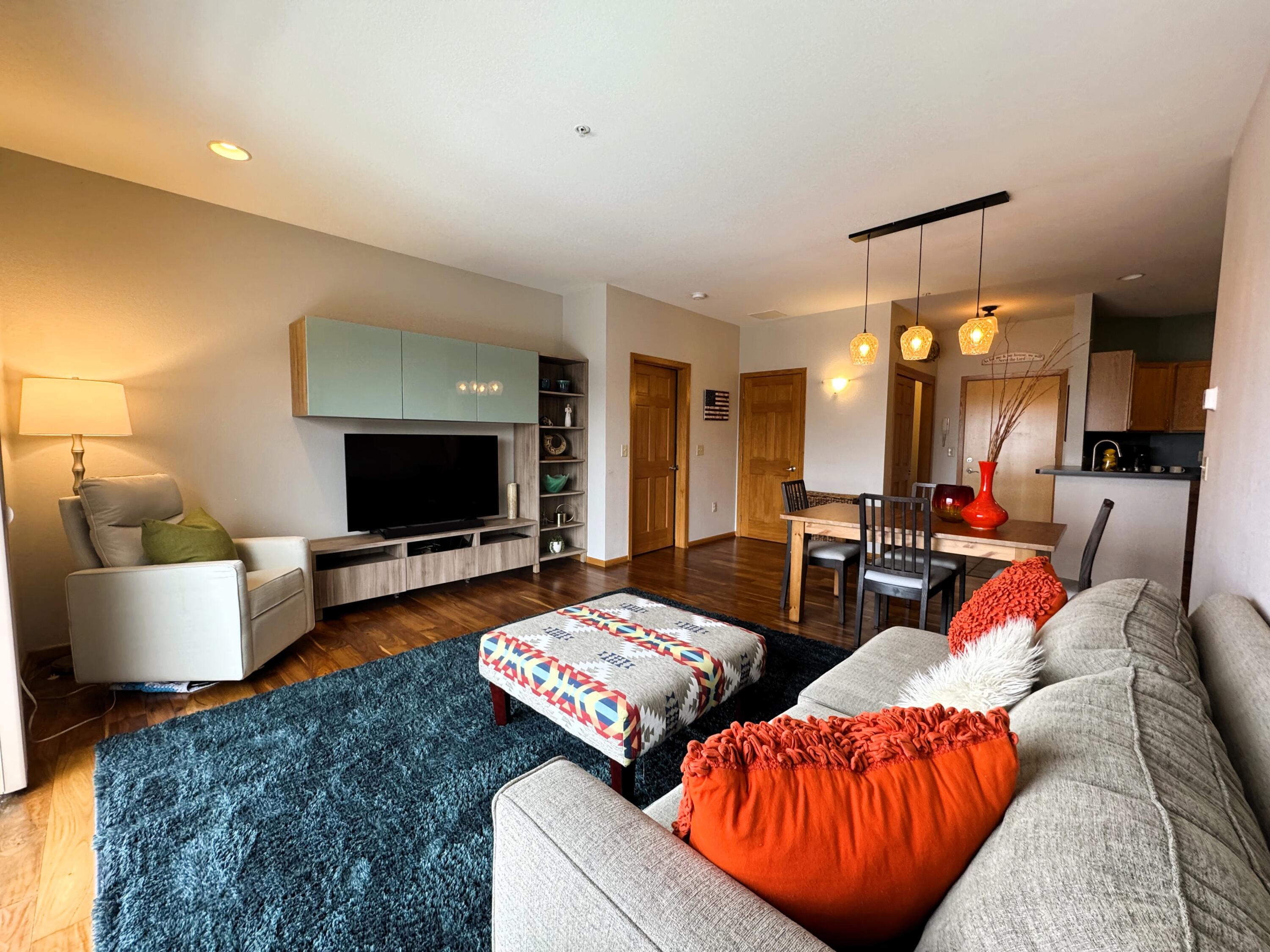 1812 East Lafayette Place, Unit 405 Milwaukee, WI 53202 - Photo 4 of 30 Entertainment/Wall Unit Included